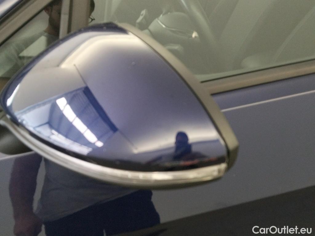 Volkswagen  Golf  VOLKSWAGEN / 2016 / 5P / familiar Last Edition 1.5 TSI 96kW(130CV) Variant #29