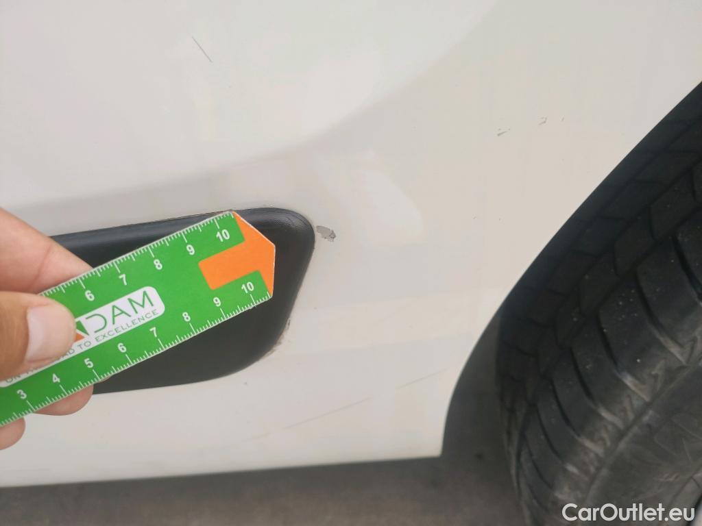 Fiat  Fiorino FIAT  / 2016 / 4P / furgón derivado de turismo Cargo SX N1 1.3 MJet 70 kW (95 CV) #15