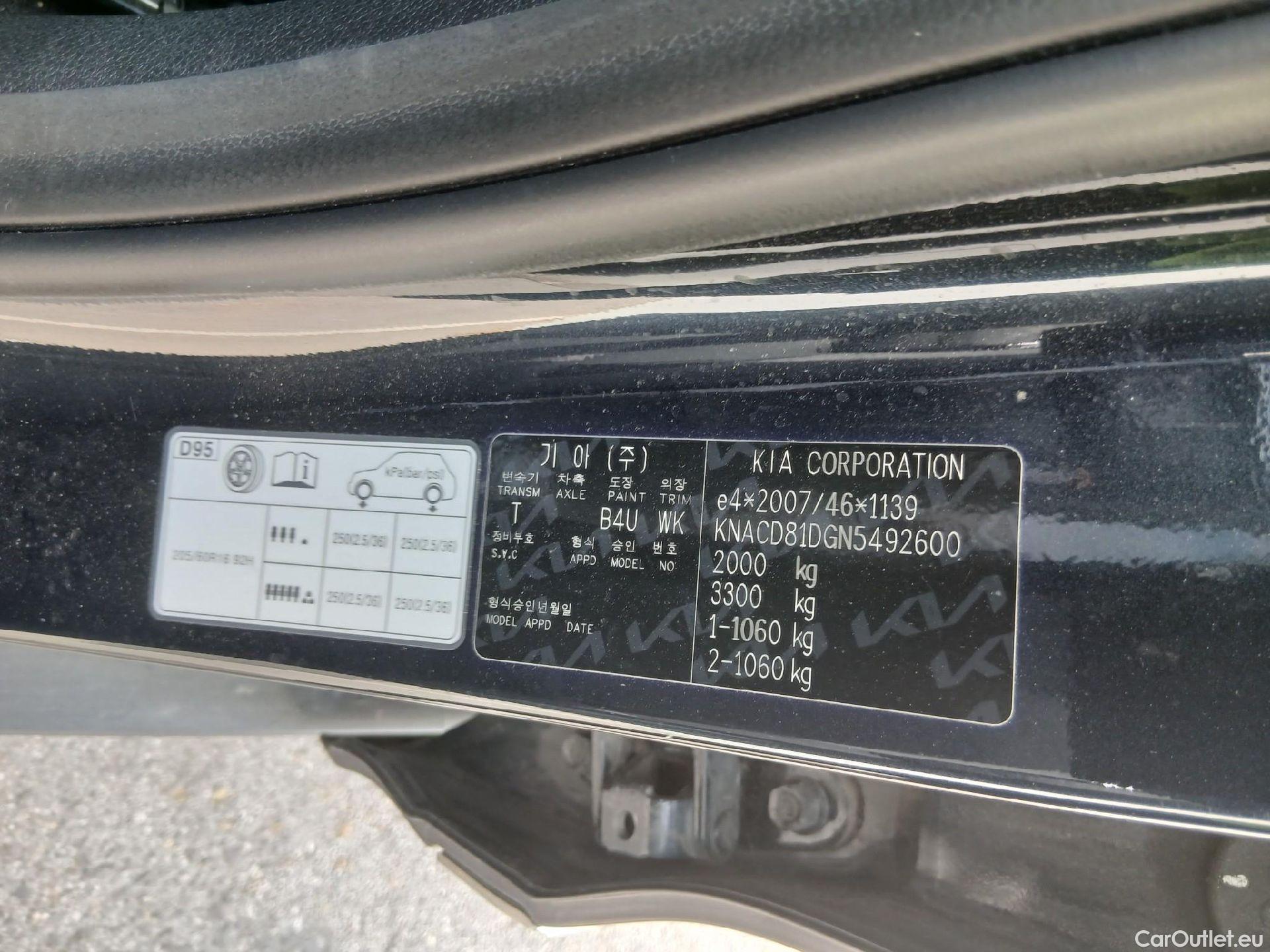 KIA  Niro KIA  / 2019 / 5P / crossover 1.6 GDi PHEV 104kW (141CV) Drive #16