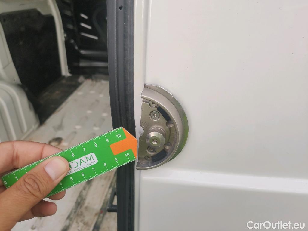 Fiat  Fiorino FIAT  / 2016 / 4P / furgón derivado de turismo Cargo SX N1 1.3 MJet 70 kW (95 CV) #31