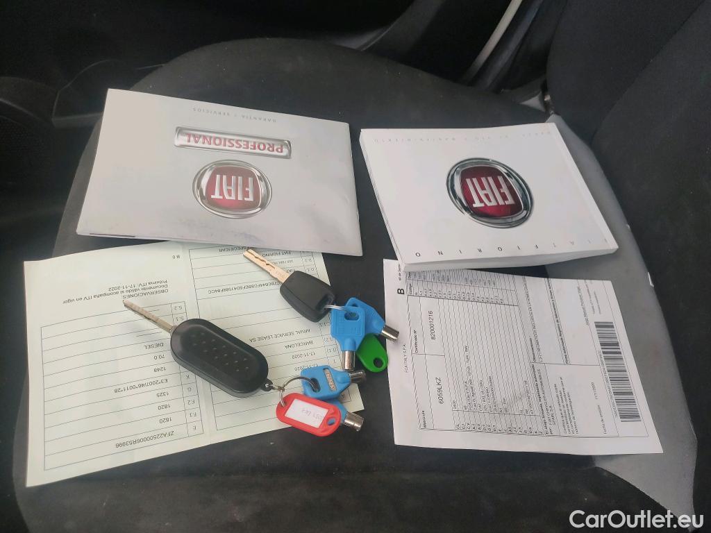 Fiat  Fiorino FIAT  / 2016 / 4P / furgón derivado de turismo Cargo SX N1 1.3 MJet 70 kW (95 CV) #9