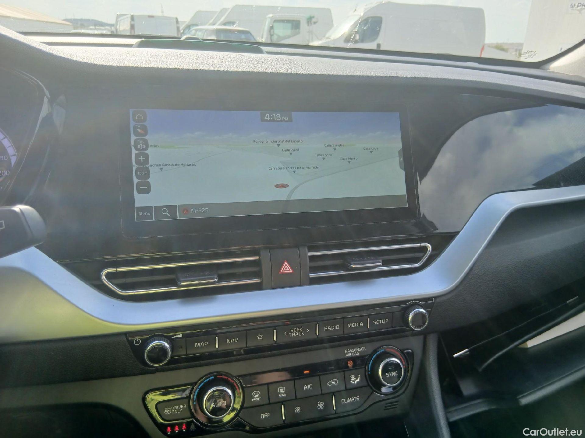 KIA  Niro KIA  / 2019 / 5P / crossover 1.6 GDi PHEV 104kW (141CV) Drive #13