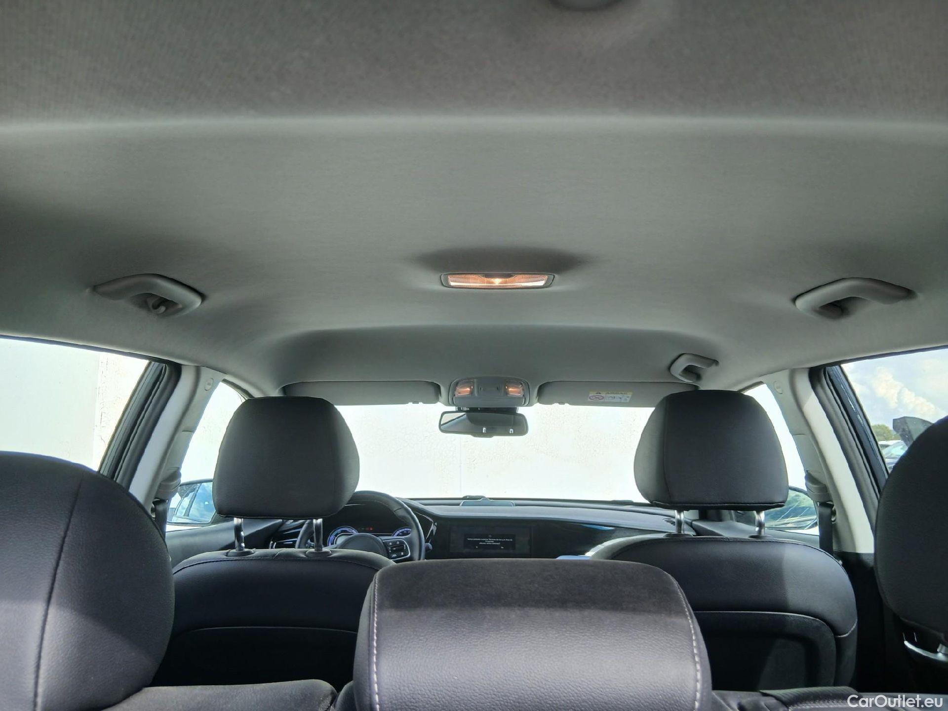 KIA  Niro KIA  / 2019 / 5P / crossover 1.6 GDi PHEV 104kW (141CV) Drive #10