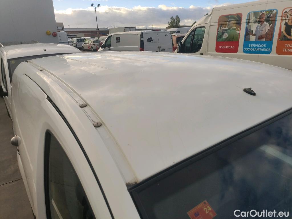 Fiat  Fiorino FIAT  / 2016 / 4P / furgón derivado de turismo Cargo SX N1 1.3 MJet 70 kW (95 CV) #14