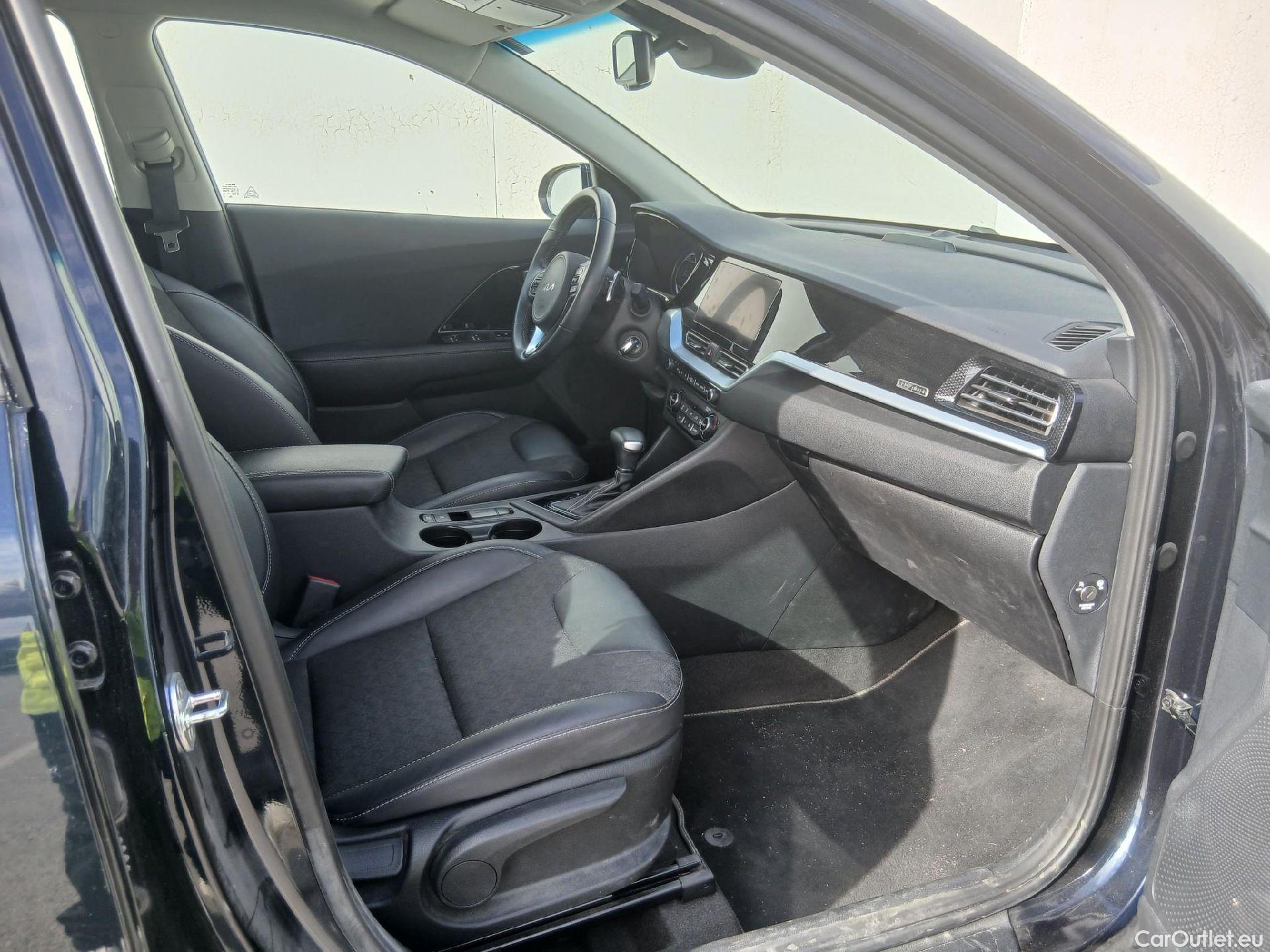 KIA  Niro KIA  / 2019 / 5P / crossover 1.6 GDi PHEV 104kW (141CV) Drive #6