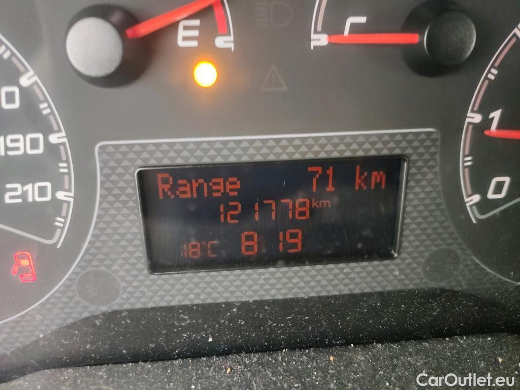 Fiat  Fiorino FIAT  / 2016 / 4P / furgón derivado de turismo Cargo SX N1 1.3 MJet 70 kW (95 CV) #5