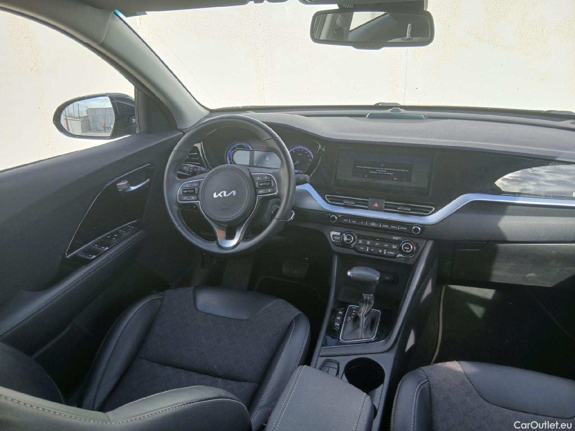 KIA  Niro KIA  / 2019 / 5P / crossover 1.6 GDi PHEV 104kW (141CV) Drive #3