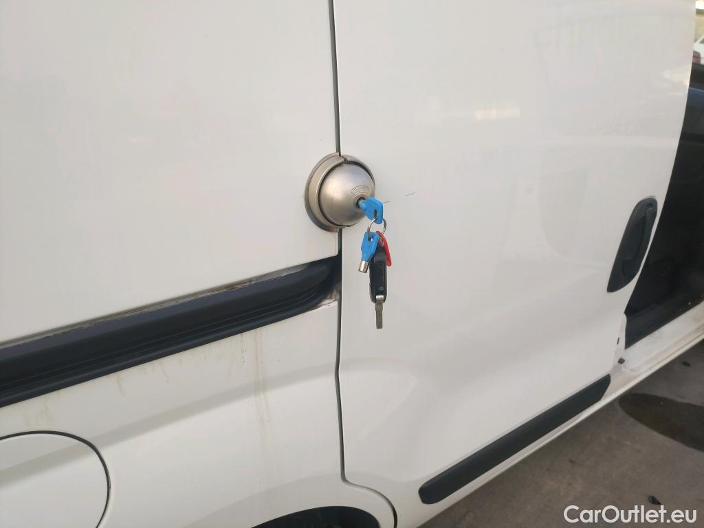 Fiat  Fiorino FIAT  / 2016 / 4P / furgón derivado de turismo Cargo SX N1 1.3 MJet 70 kW (95 CV) #28