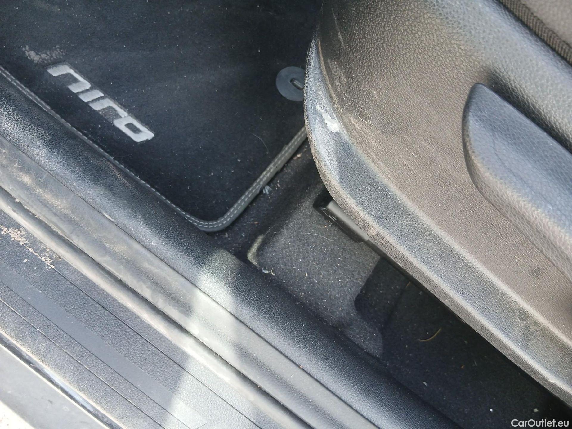 KIA  Niro KIA  / 2019 / 5P / crossover 1.6 GDi PHEV 104kW (141CV) Drive #2