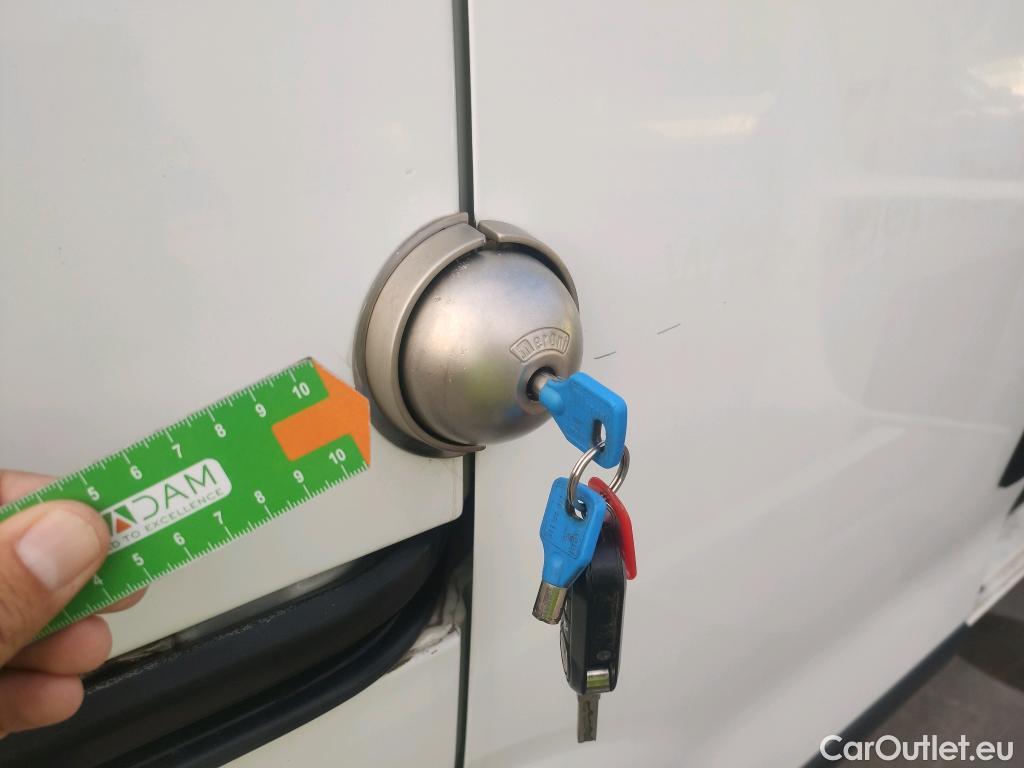 Fiat  Fiorino FIAT  / 2016 / 4P / furgón derivado de turismo Cargo SX N1 1.3 MJet 70 kW (95 CV) #29