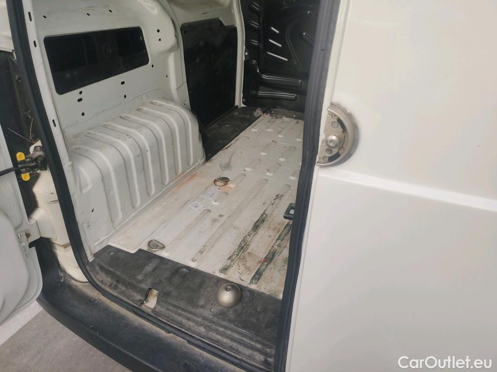 Fiat  Fiorino FIAT  / 2016 / 4P / furgón derivado de turismo Cargo SX N1 1.3 MJet 70 kW (95 CV) #30