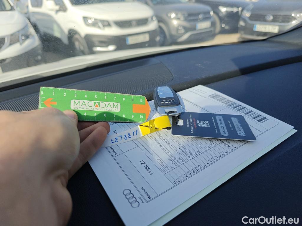  Audi  A3 AUDI  / 2020 / 5P / berlina con portón Sportback Advanced 30 TFSI 81kW S tronic (AC) #4