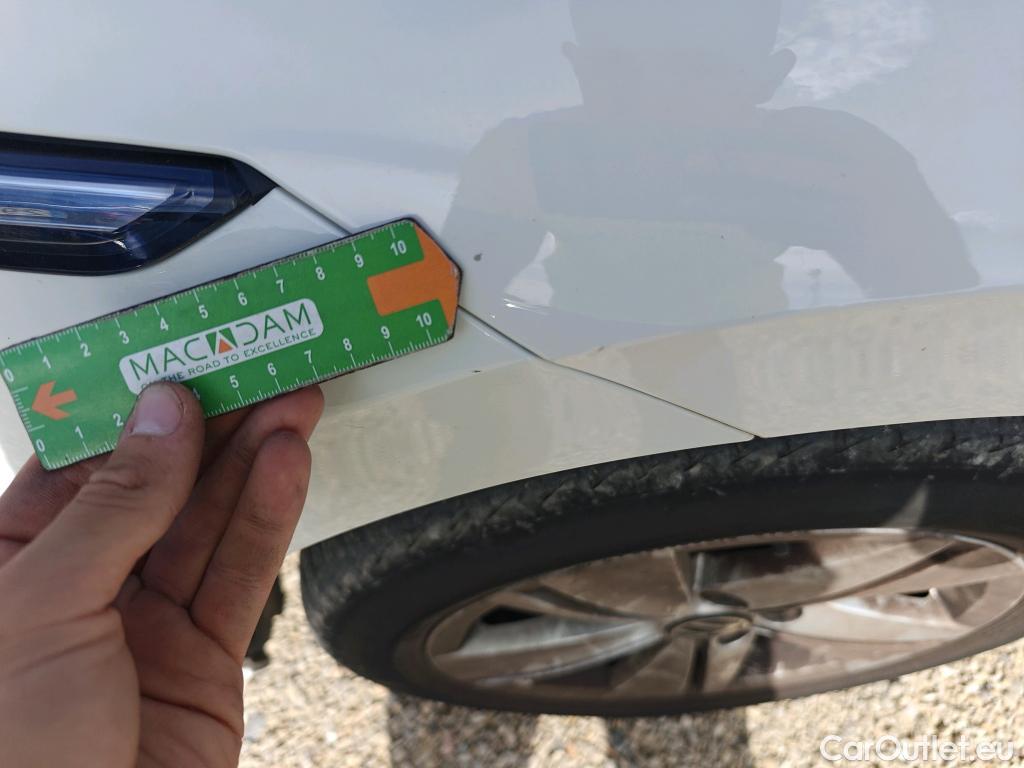 Volkswagen  Golf  VOLKSWAGEN / 2020 / 5P / familiar 2.0 TDI 85kW (115CV) DSG Variant #58