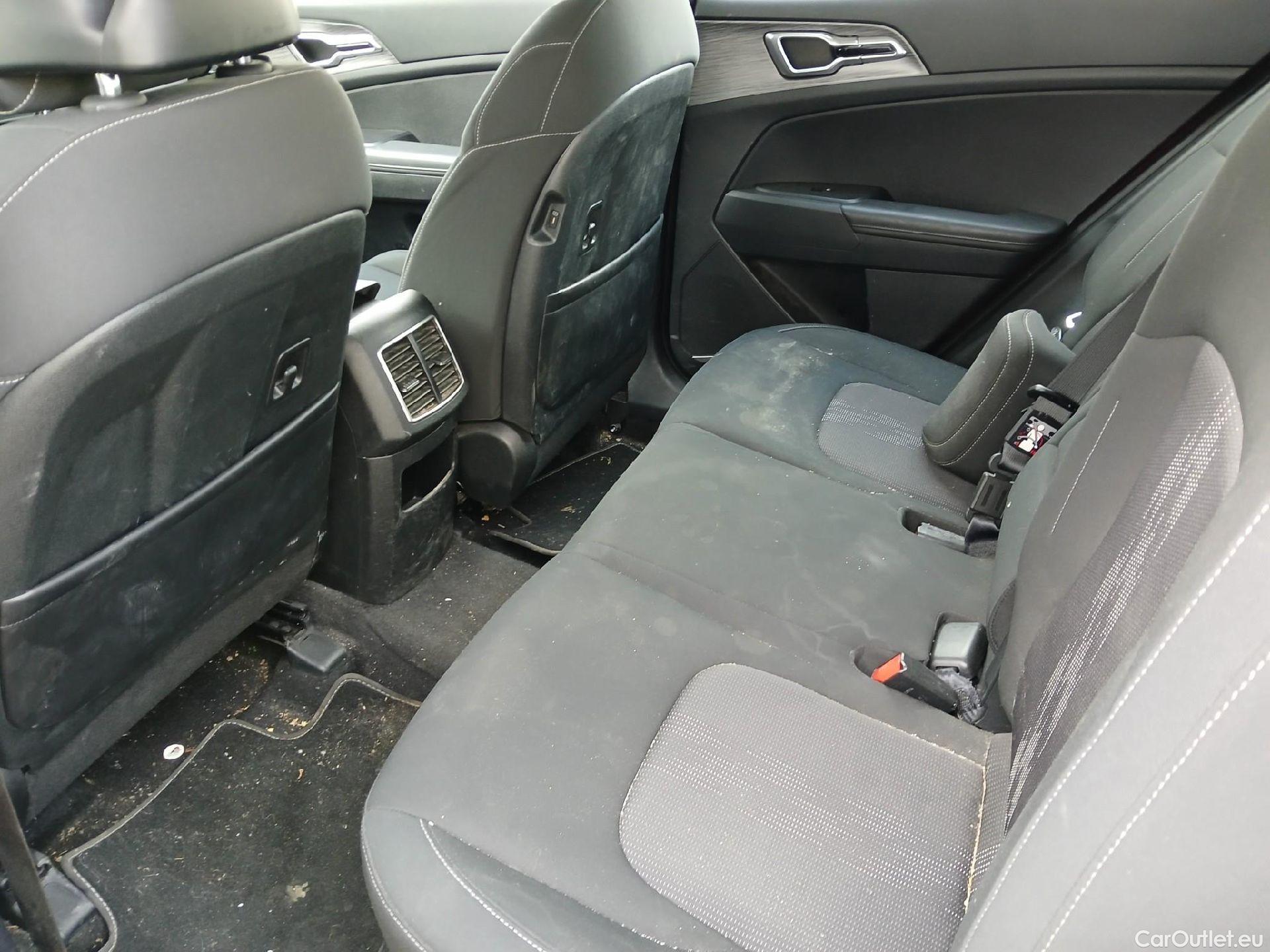 KIA  Sportage KIA  / 2022 / 5P / todoterreno 1.6 T-GDi MHEV 110kW (150CV) Drive 4x2 (AC2) #4