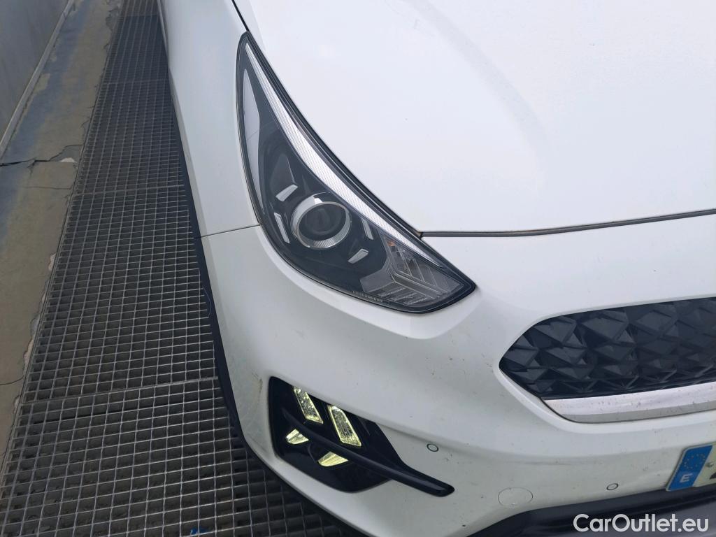 KIA  Niro KIA  / 2019 / 5P / crossover 1.6 GDi PHEV 104kW (141CV) Drive #21