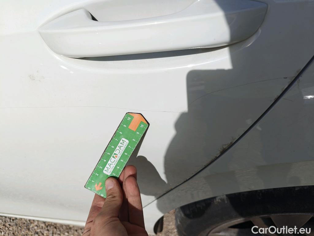 Volkswagen  Golf  VOLKSWAGEN / 2020 / 5P / familiar 2.0 TDI 85kW (115CV) DSG Variant #10