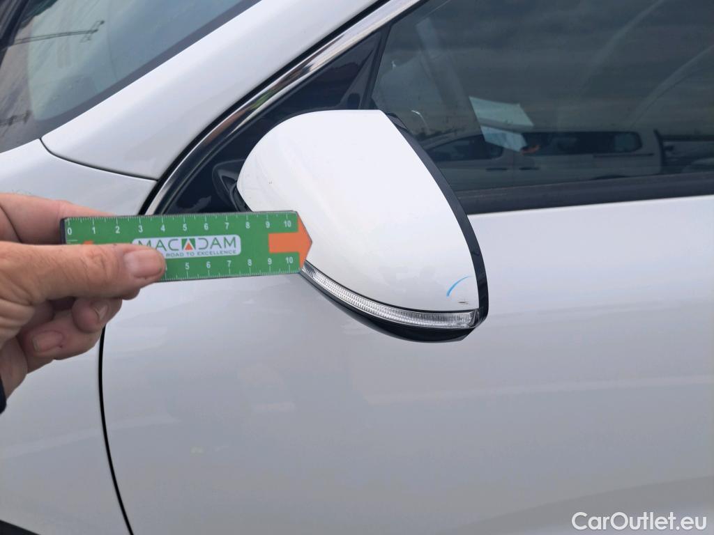 KIA  Niro KIA  / 2019 / 5P / crossover 1.6 GDi PHEV 104kW (141CV) Drive #12