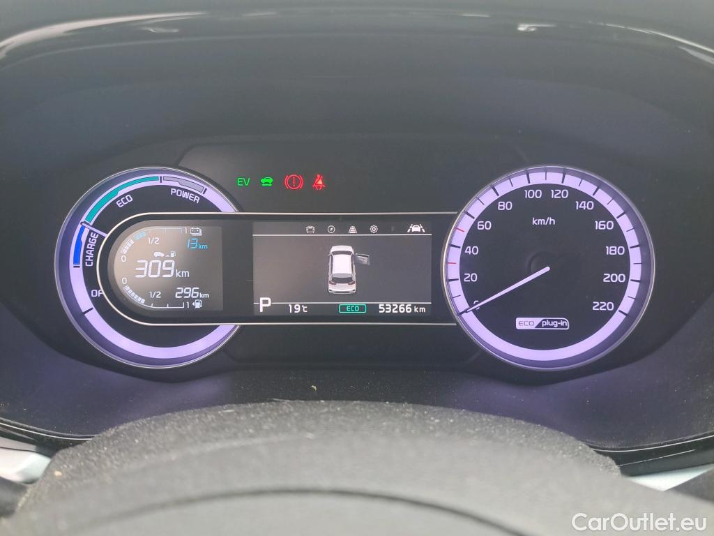 KIA  Niro KIA  / 2019 / 5P / crossover 1.6 GDi PHEV 104kW (141CV) Drive #4