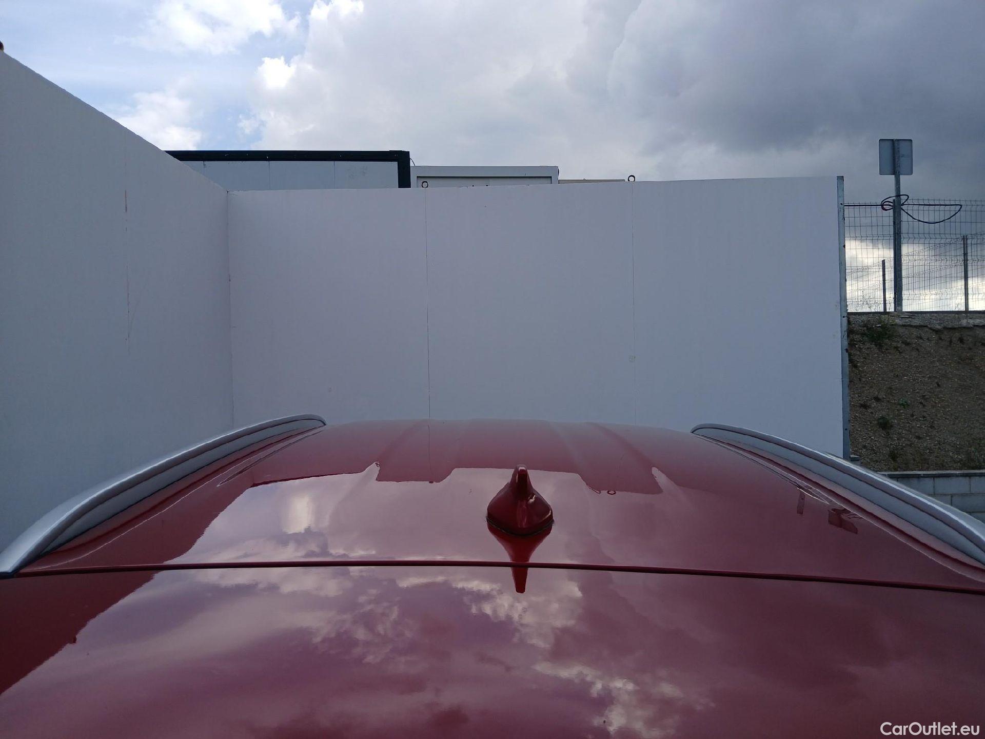 KIA  Sportage KIA  / 2022 / 5P / todoterreno 1.6 T-GDi MHEV 110kW (150CV) Drive 4x2 (AC2) #9