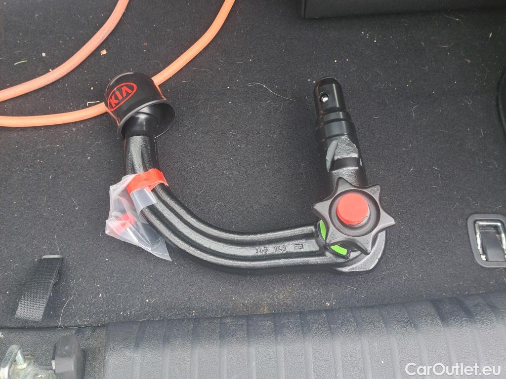 KIA  Niro KIA  / 2019 / 5P / crossover 1.6 GDi PHEV 104kW (141CV) Drive #15