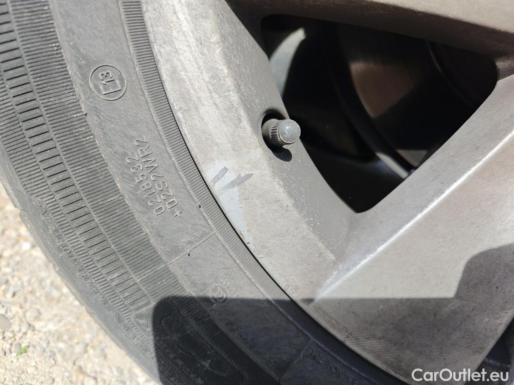 Volkswagen  Golf  VOLKSWAGEN / 2020 / 5P / familiar 2.0 TDI 85kW (115CV) DSG Variant #50