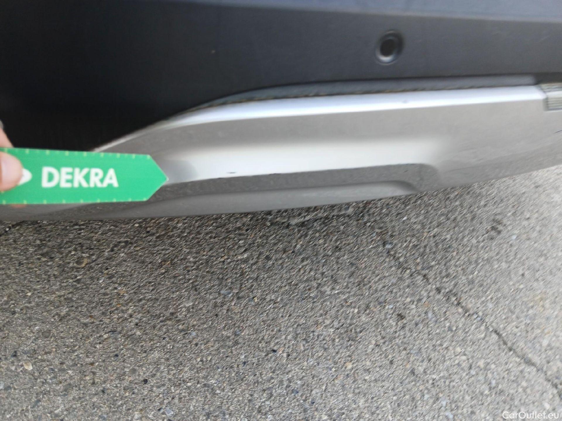 KIA  Sportage KIA  / 2022 / 5P / todoterreno 1.6 T-GDi MHEV 110kW (150CV) Drive 4x2 (AC2) #33