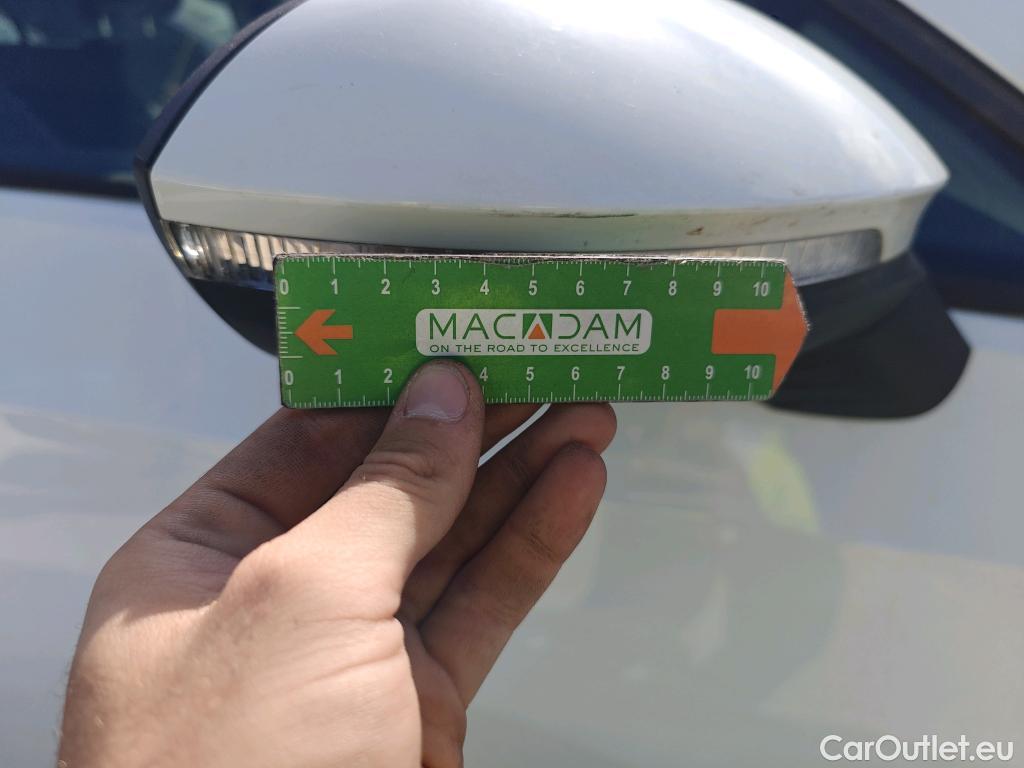 Volkswagen  Golf  VOLKSWAGEN / 2020 / 5P / familiar 2.0 TDI 85kW (115CV) DSG Variant #51