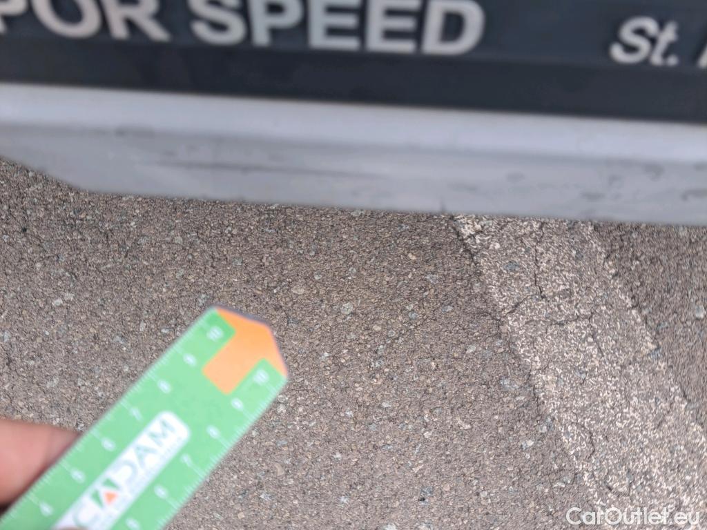 KIA  Niro KIA  / 2019 / 5P / crossover 1.6 GDi PHEV 104kW (141CV) Drive #11