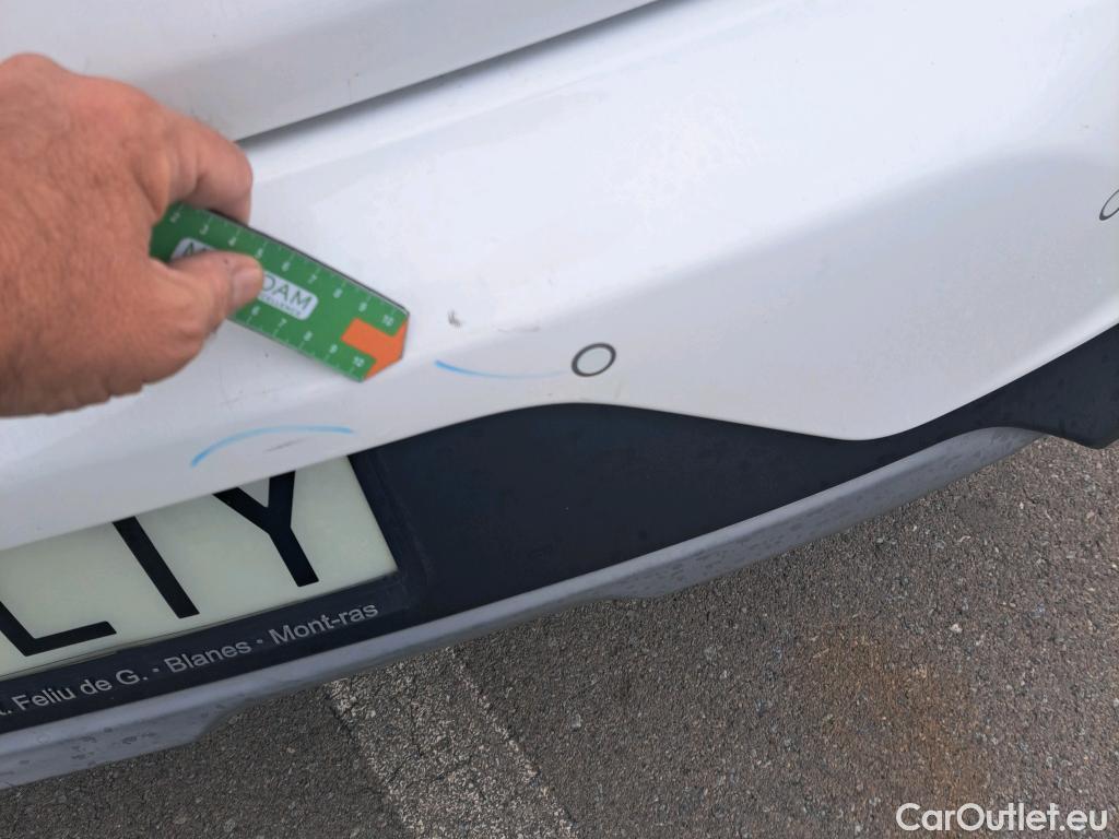 KIA  Niro KIA  / 2019 / 5P / crossover 1.6 GDi PHEV 104kW (141CV) Drive #6