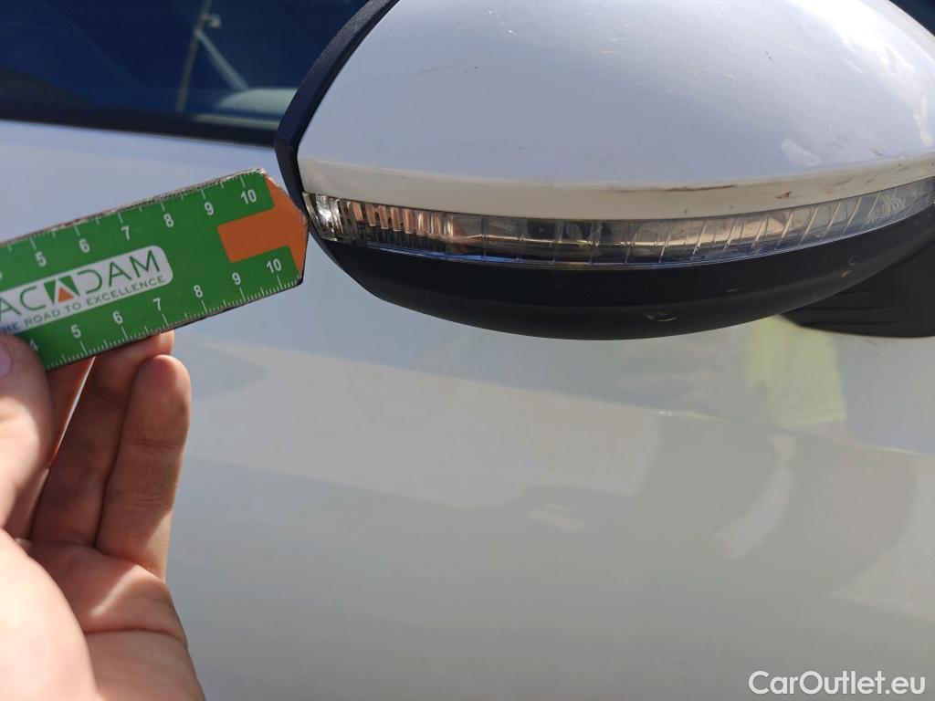 Volkswagen  Golf  VOLKSWAGEN / 2020 / 5P / familiar 2.0 TDI 85kW (115CV) DSG Variant #54