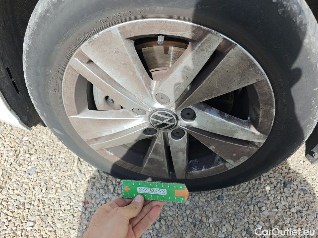 Volkswagen  Golf  VOLKSWAGEN / 2020 / 5P / familiar 2.0 TDI 85kW (115CV) DSG Variant #55