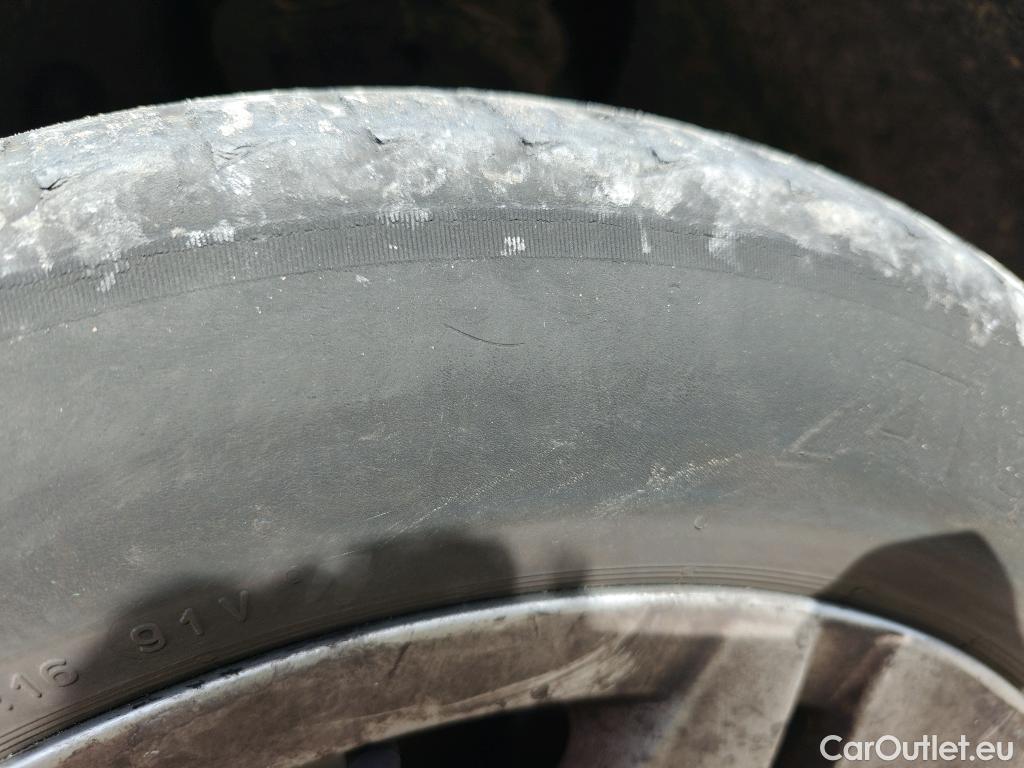 Volkswagen  Golf  VOLKSWAGEN / 2020 / 5P / familiar 2.0 TDI 85kW (115CV) DSG Variant #23