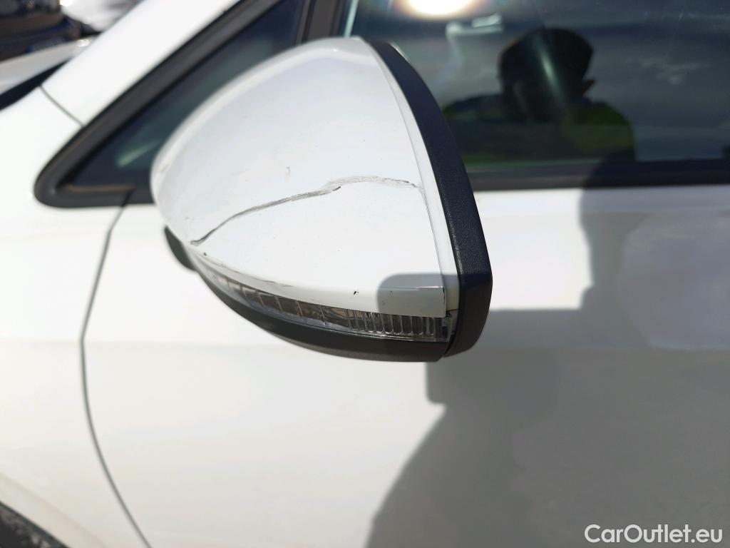 Volkswagen  Golf  VOLKSWAGEN / 2020 / 5P / familiar 2.0 TDI 85kW (115CV) DSG Variant #46