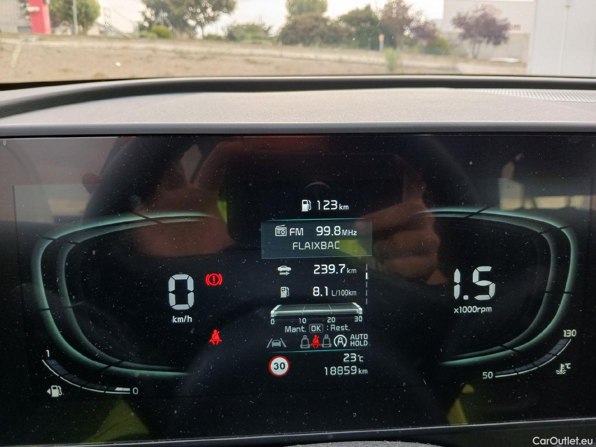 KIA  Sportage KIA  / 2022 / 5P / todoterreno 1.6 T-GDi MHEV 110kW (150CV) Drive 4x2 (AC2) #4