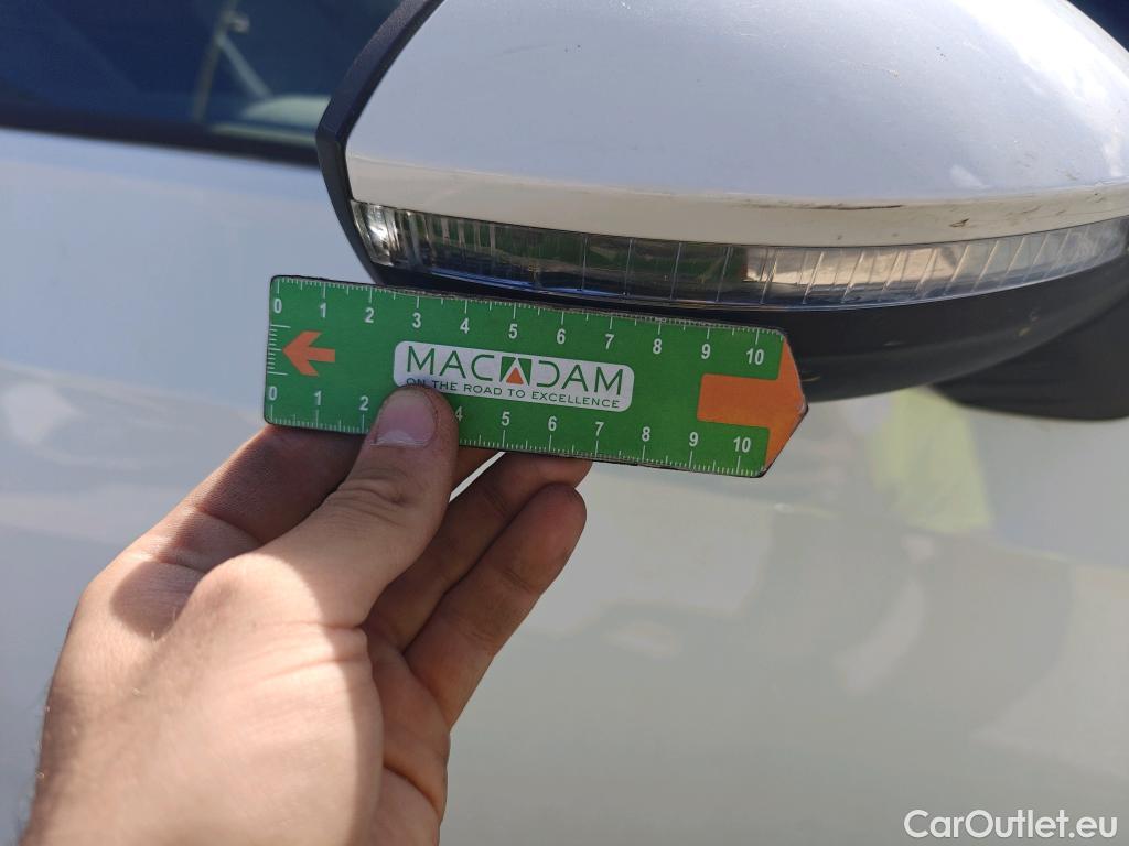 Volkswagen  Golf  VOLKSWAGEN / 2020 / 5P / familiar 2.0 TDI 85kW (115CV) DSG Variant #53