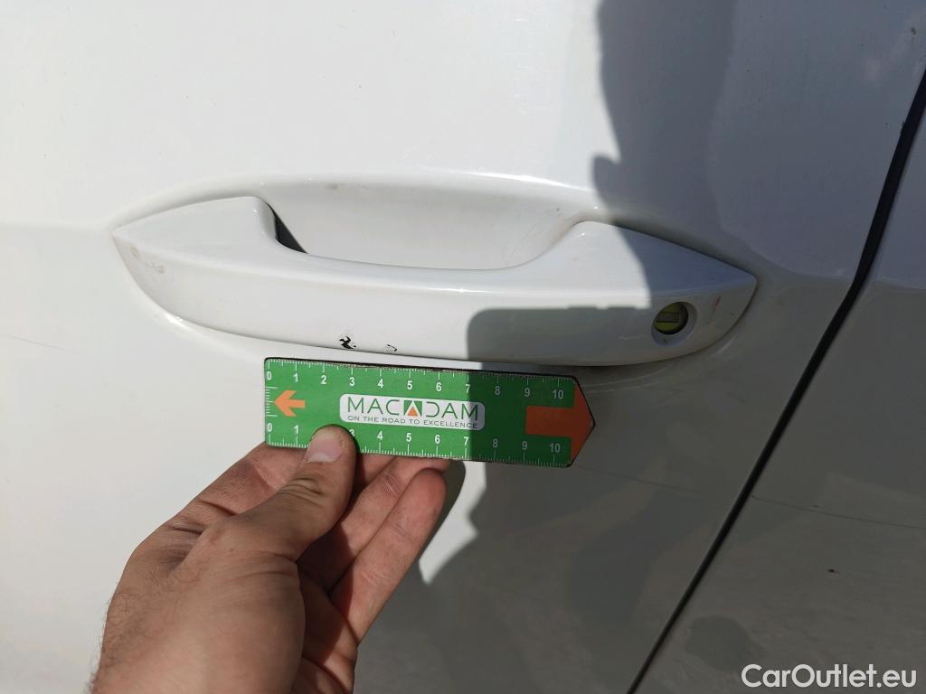 Volkswagen  Golf  VOLKSWAGEN / 2020 / 5P / familiar 2.0 TDI 85kW (115CV) DSG Variant #48