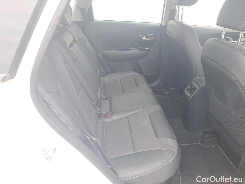 KIA  Niro KIA  / 2019 / 5P / crossover 1.6 GDi PHEV 104kW (141CV) Drive #7