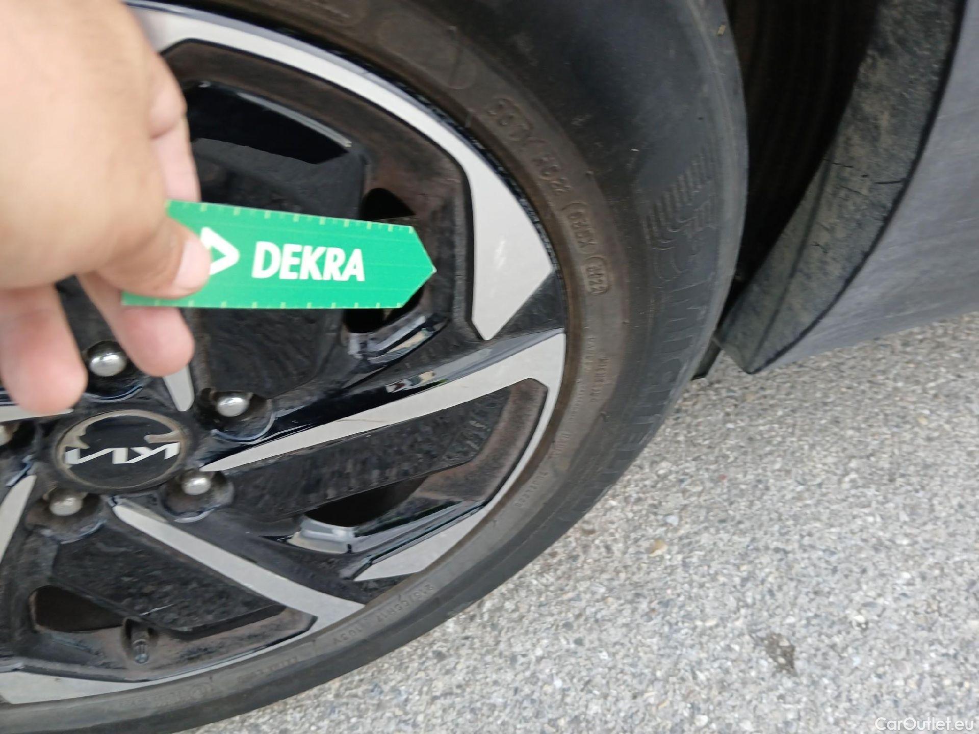 KIA  Sportage KIA  / 2022 / 5P / todoterreno 1.6 T-GDi MHEV 110kW (150CV) Drive 4x2 (AC2) #48