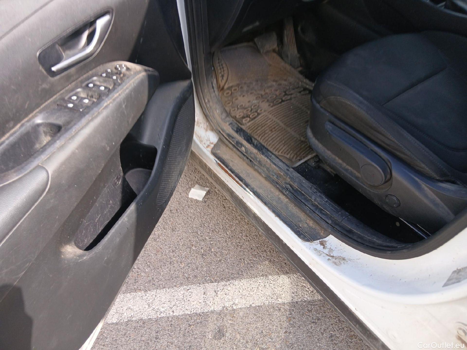  Hyundai  Tucson HYUNDAI  / 2020 / 5P / todoterreno 1.6 CRDI 100kW (136CV) 48V Maxx DCT #103