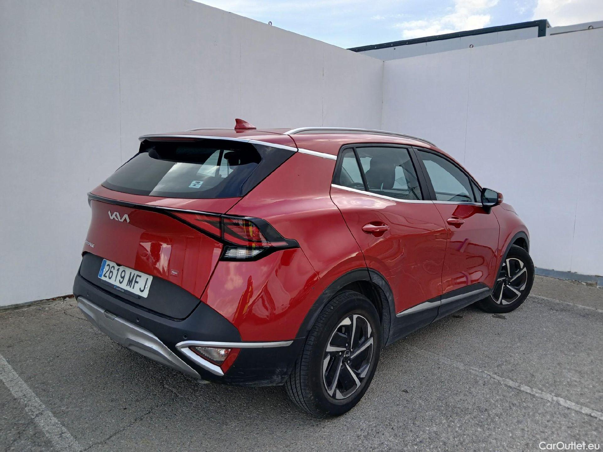 KIA  Sportage KIA  / 2022 / 5P / todoterreno 1.6 T-GDi MHEV 110kW (150CV) Drive 4x2 (AC2) #2