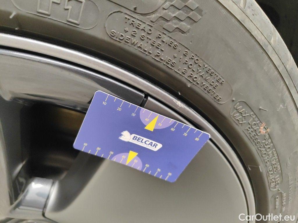 Tesla  Model 3 Tesla  Standard RWD Plus 4d #40