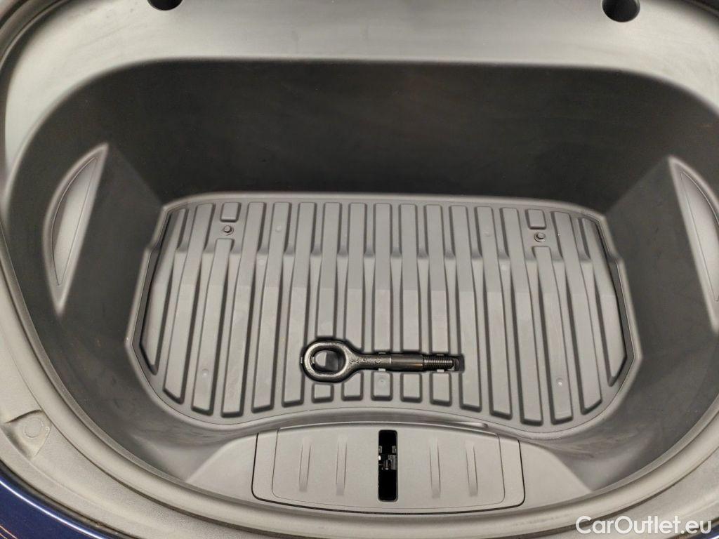 Tesla  Model 3 Tesla  Standard RWD Plus 4d #48