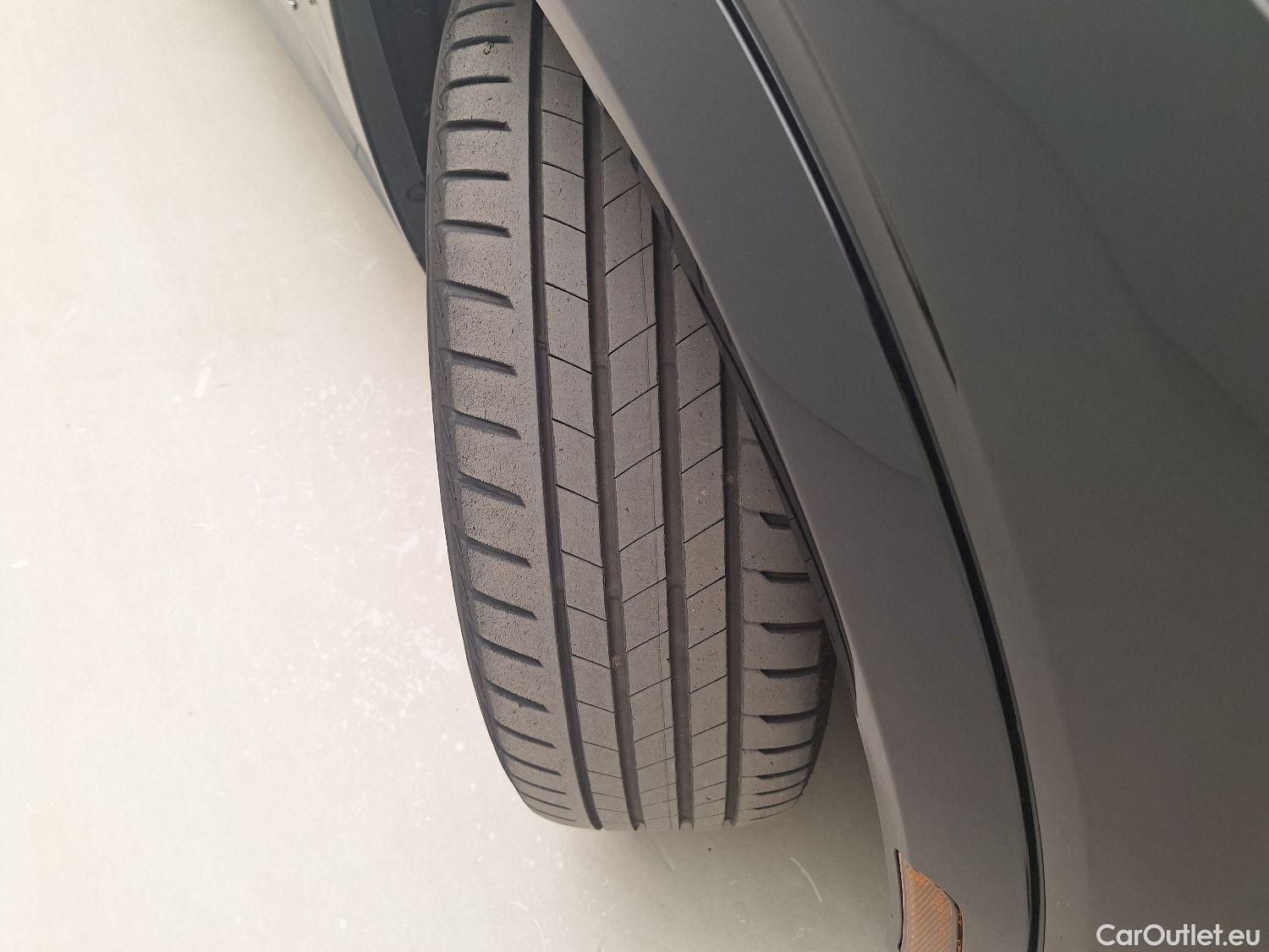 Ford  Mustang Ford,  '20 BEV, Ford  Mach-E 76kWh 190kW Standard Range AWD #20