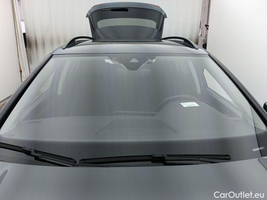 Volkswagen  Golf  Volkswagen Variant VIII 1.0 eTSI 81kW DSG Life 5d #19