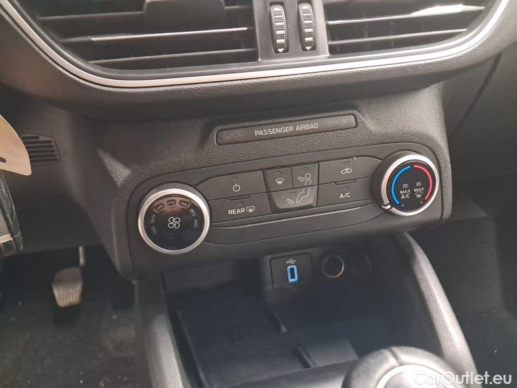 Ford  Focus Ford  Clipper 1.5 EcoBlue 88kW Connected 5d #38
