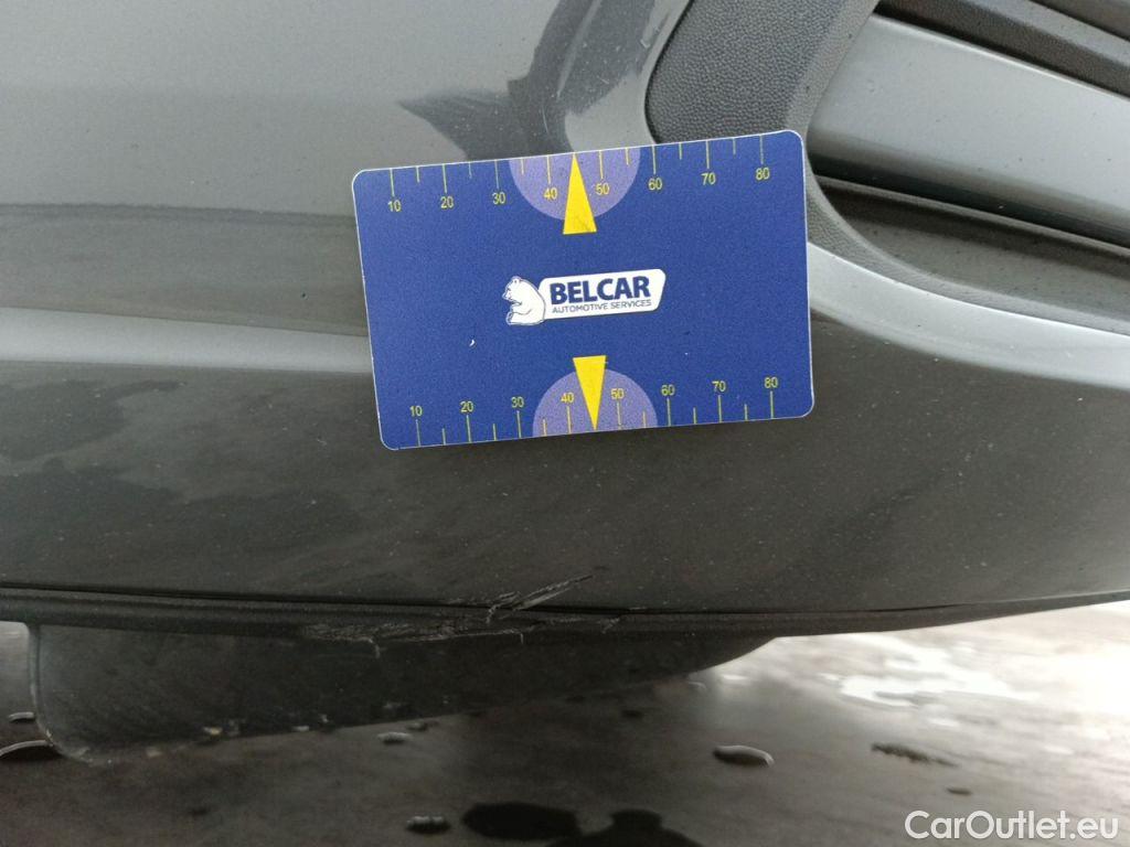 Volkswagen  Golf  Volkswagen Variant VIII 1.0 eTSI 81kW DSG Life 5d #22