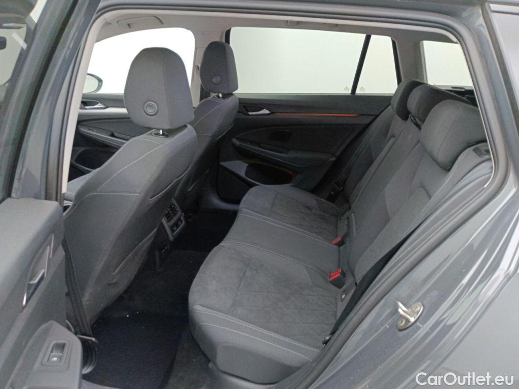 Volkswagen  Golf  Volkswagen Variant VIII 1.0 eTSI 81kW DSG Life 5d #10