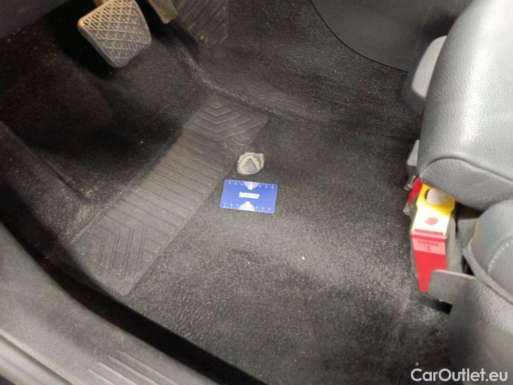 Mercedes  GLB Mercedes-Benz   180 d Business Solution 5d #78