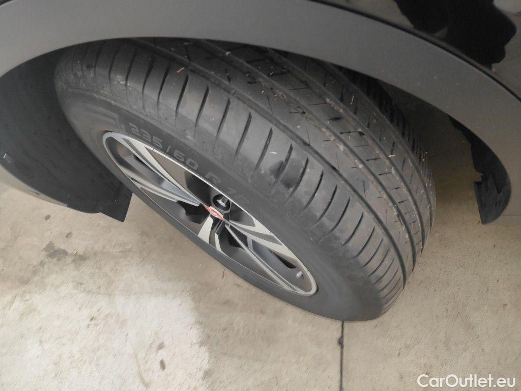 Jaguar  E-PACE Jaguar  P300e Aut. AWD R-Dynamic S 5d #19