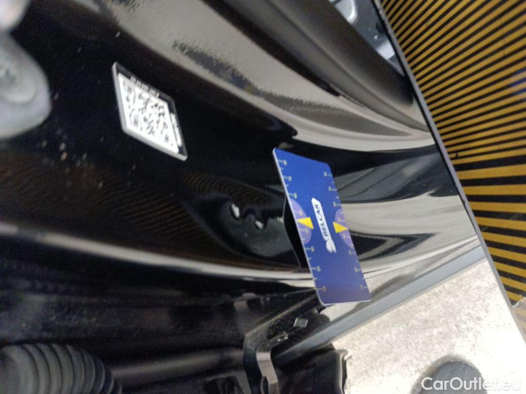 Mercedes  GLB Mercedes-Benz   180 d Business Solution 5d #67